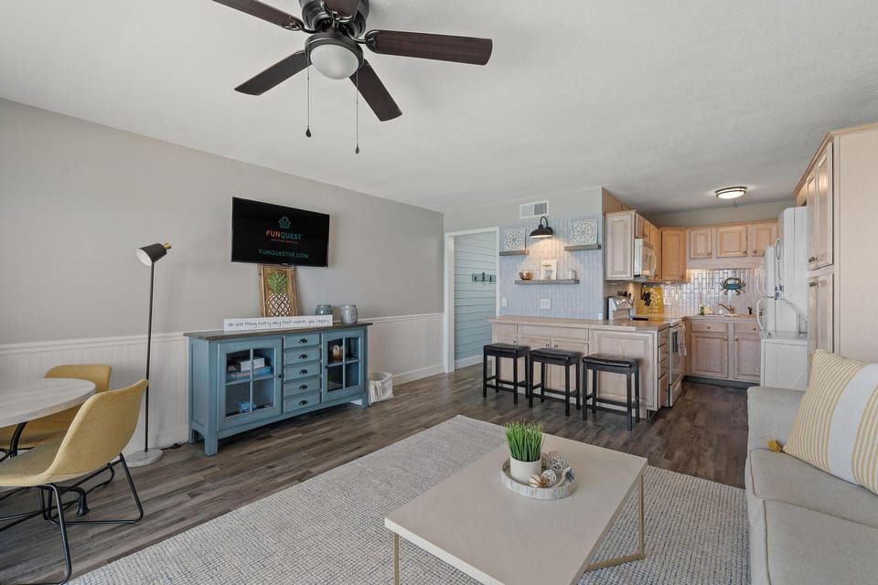 Condo, 1 King Bed with Sofa bed (The Summit 919) | Living area