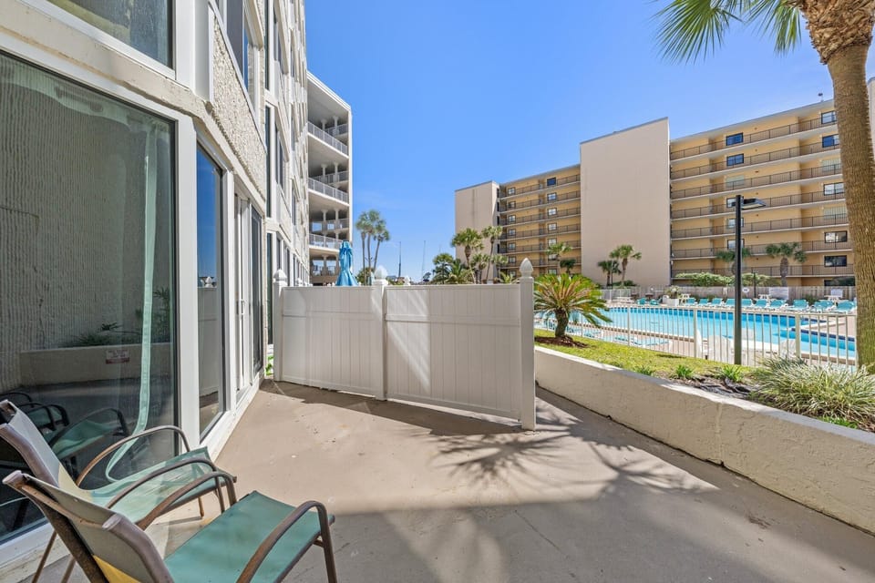 Studio, 2 Queen Beds (Top Of The Gulf 111 ) | Property grounds