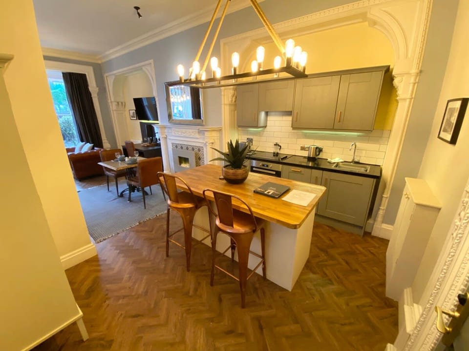 House | 1 bedroom, desk, soundproofing, iron/ironing board