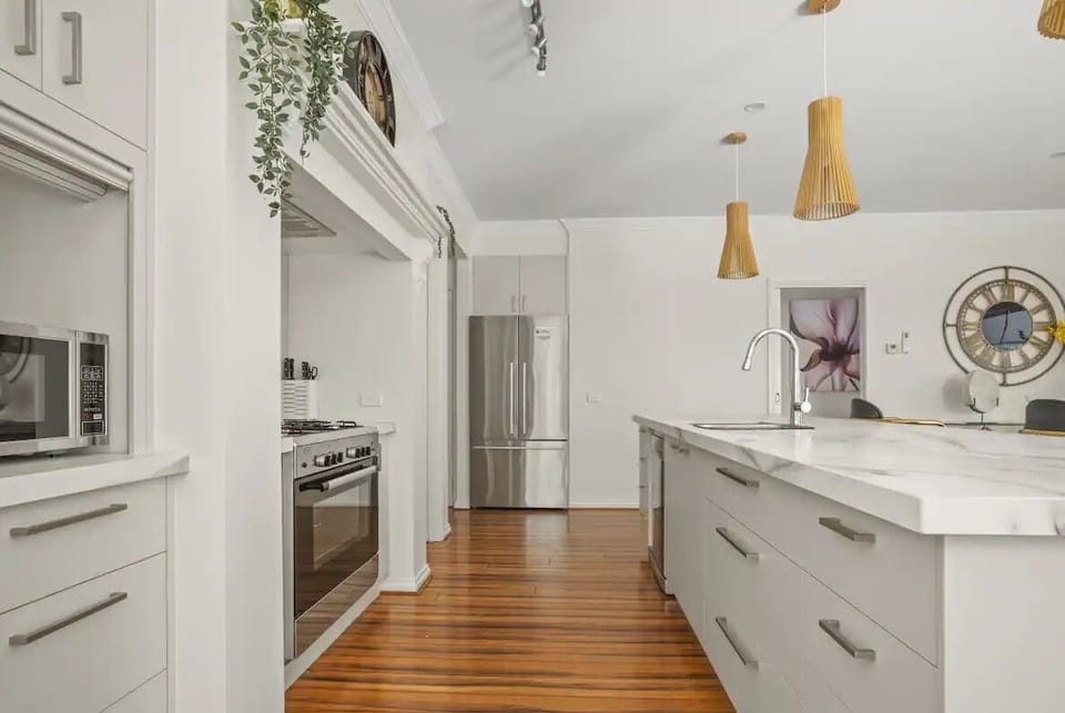 Family House, Garden View | Private kitchen | Full-size fridge, microwave, oven, coffee/tea maker