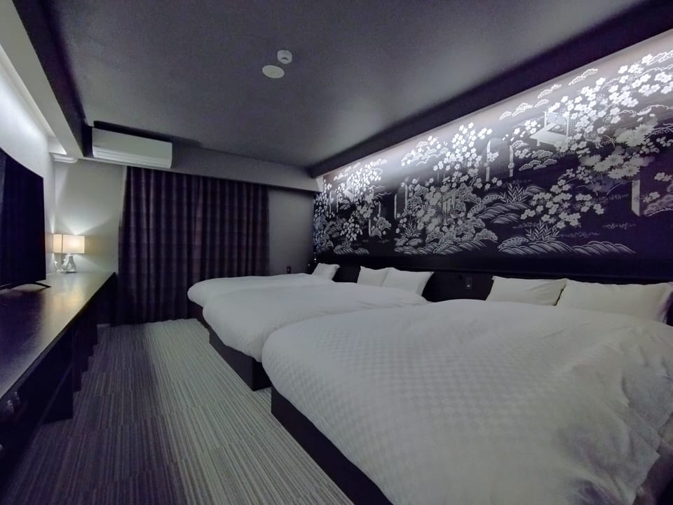 City Room, 1 Bedroom | 1 bedroom, desk, blackout drapes, soundproofing