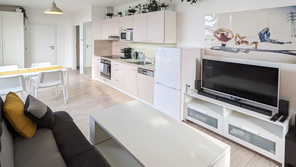 Deluxe Apartment, 1 Bedroom | Television