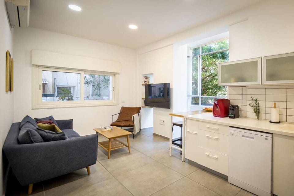 Apartment, 2 Bedrooms, Patio, Courtyard View | Interior