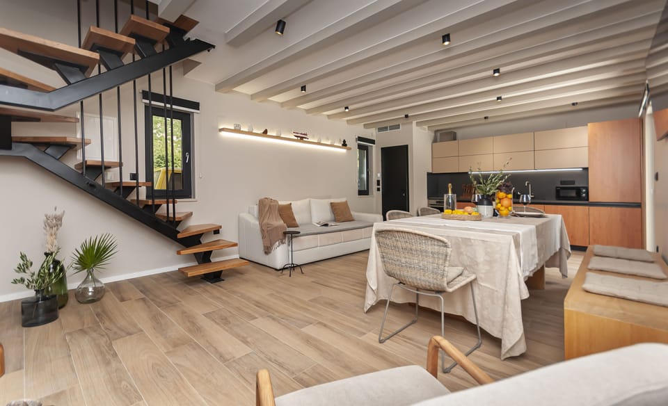 House | Private kitchen | Fridge, microwave, oven, stovetop