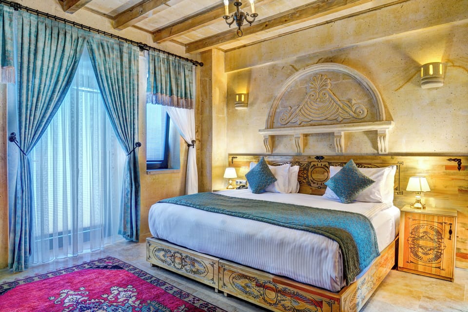 Premium Suite | Egyptian cotton sheets, premium bedding, Select Comfort beds, minibar