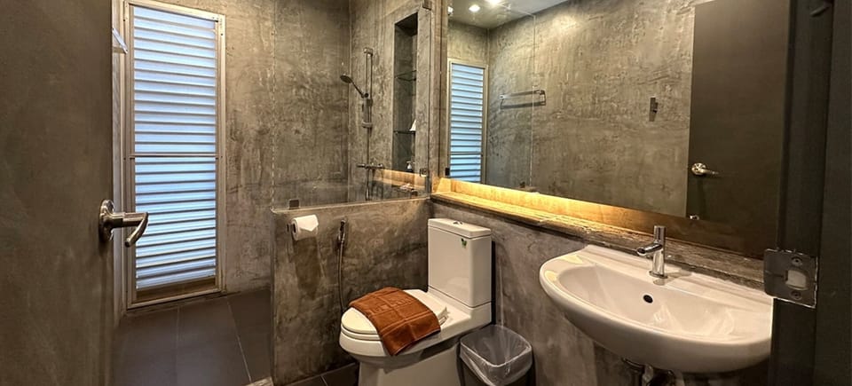 Shower, free toiletries, hair dryer, bathrobes