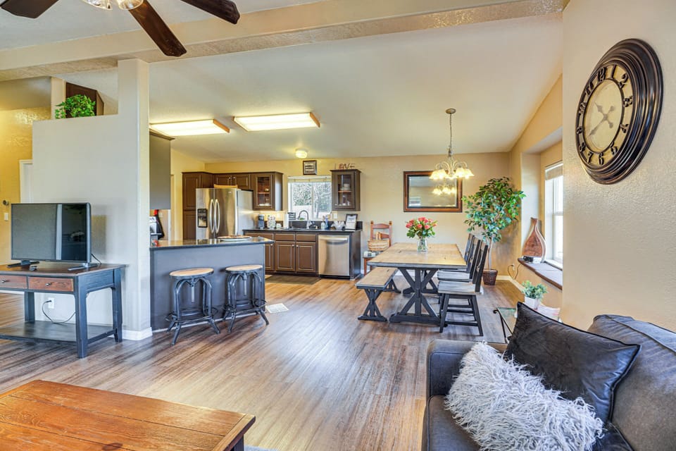House (3 Bedrooms) | Interior