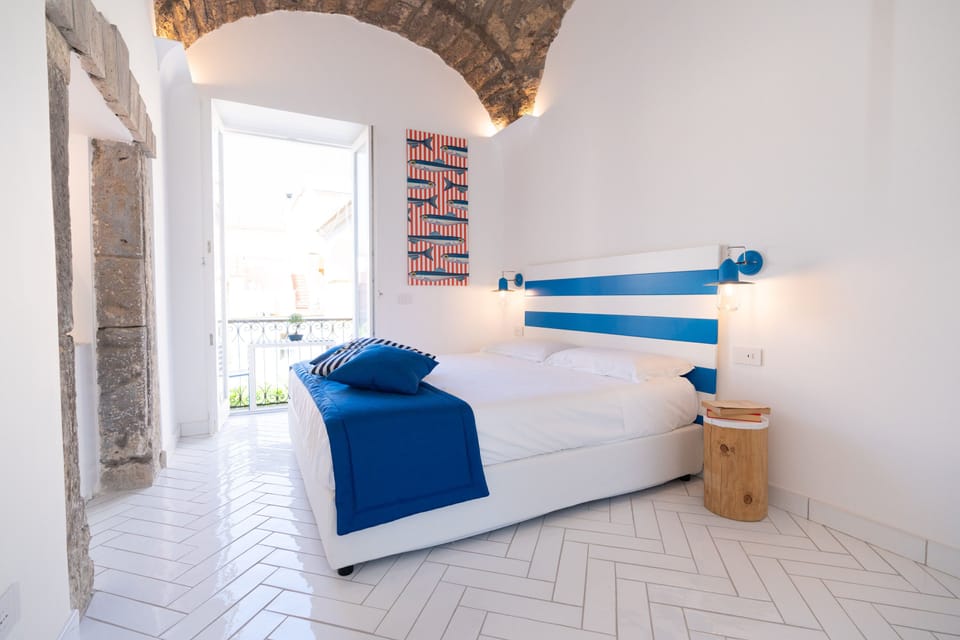 Deluxe Room | Premium bedding, down comforters, in-room safe, individually decorated