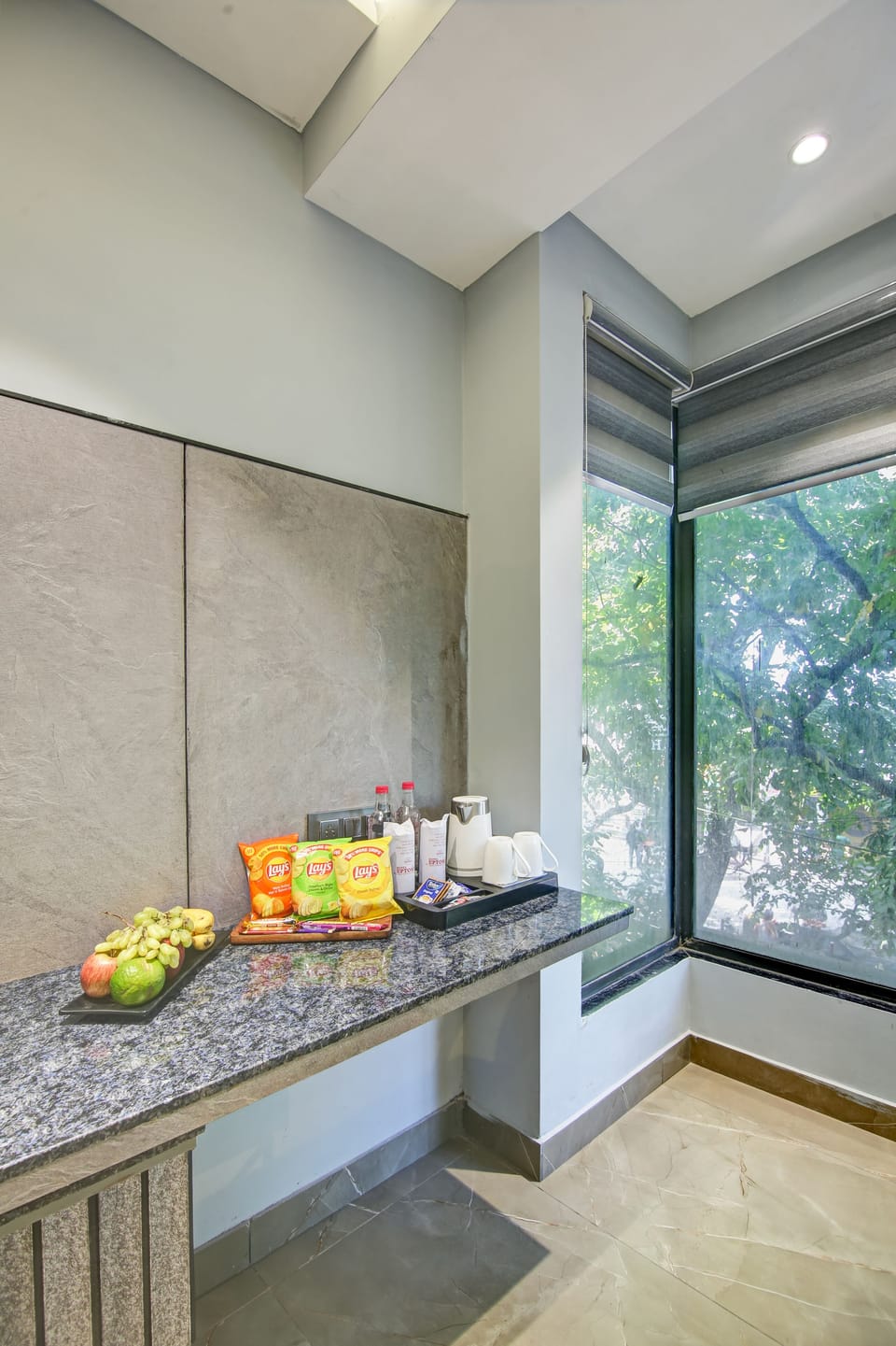 Signature Room, 1 King Bed, City View | Premium bedding, memory foam beds, minibar, desk