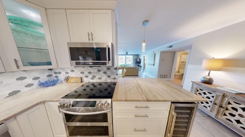 Condo, 2 Bedrooms | Private kitchen | Coffee/tea maker, fridge, oven, toaster