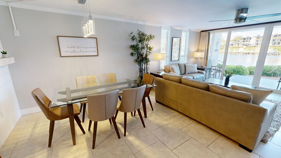 Condo, 2 Bedrooms | Dining