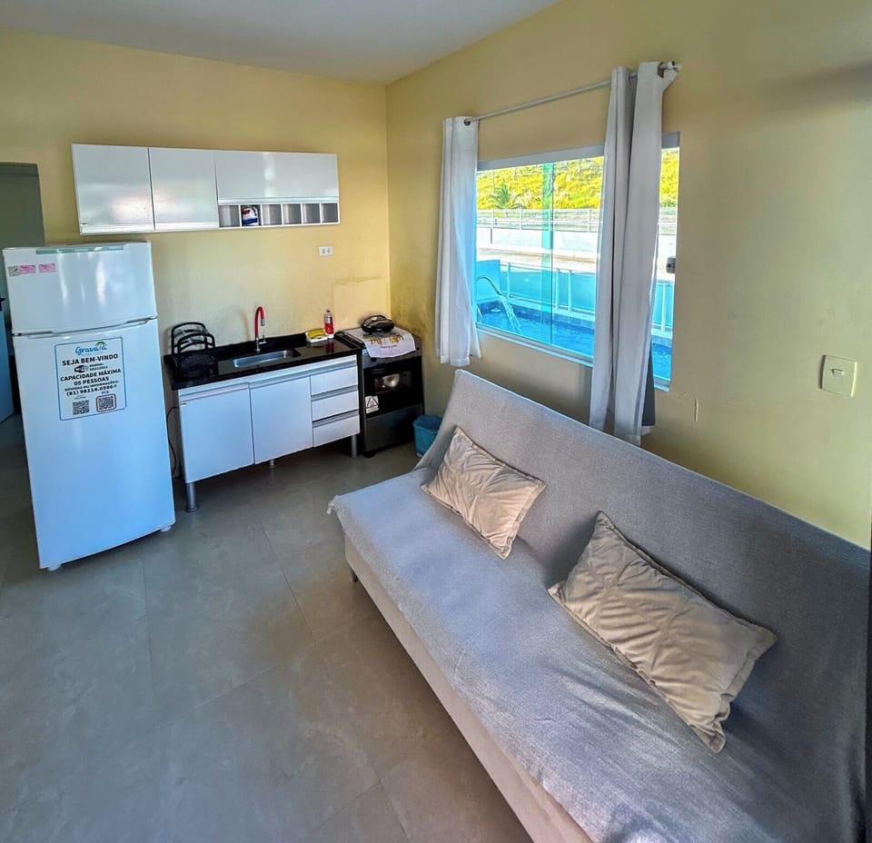 Economy Apartment | Private kitchen | Fridge, blender, cookware/dishes/utensils