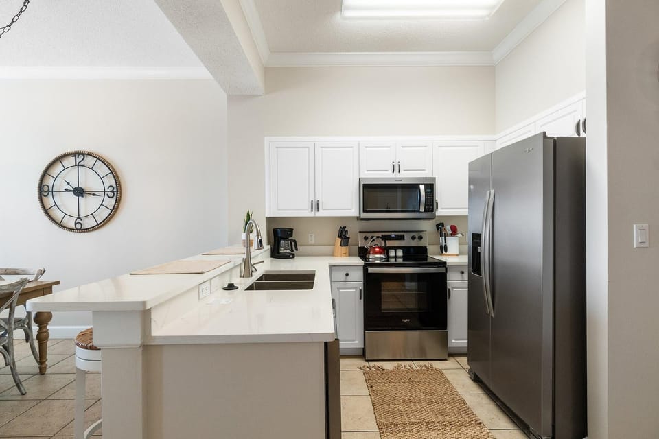 Condo, Multiple Beds (Windemere 502) | Private kitchen | Oven, toaster, paper towels