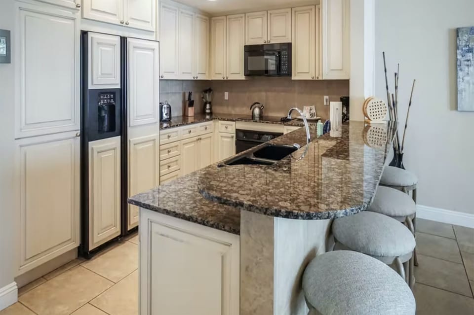 Apartment, Multiple Beds (Portofino Island Resort 1- 809) | Private kitchen | Oven, toaster, paper towels