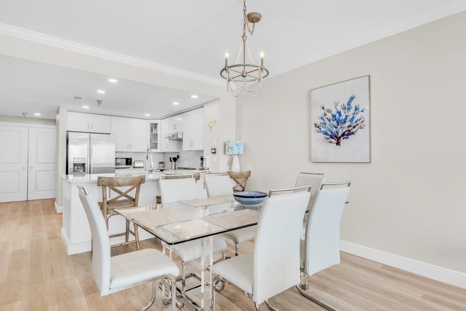 Condo, Multiple Beds (Emerald Isle Unit 703) | Dining