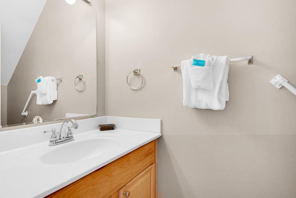 Sugar Beach F-27 Apartment in Pensacola Beach