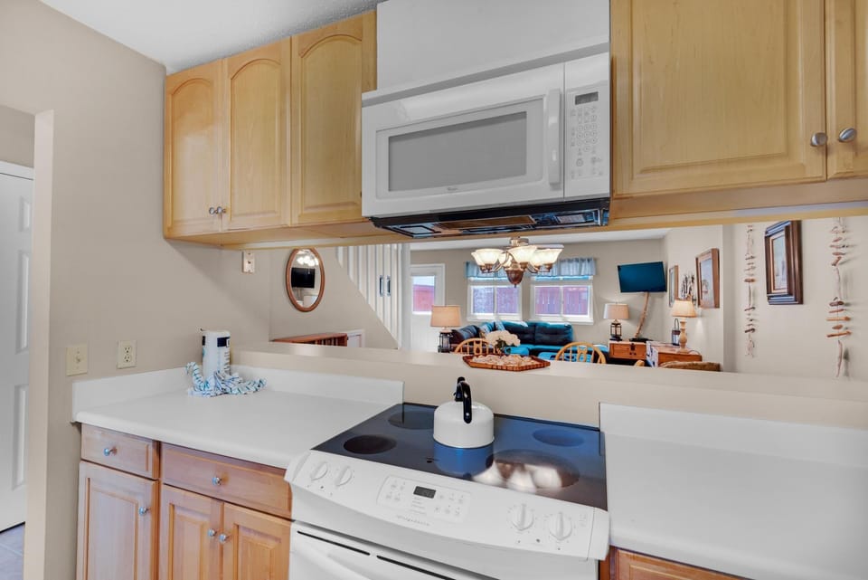 Condo, Multiple Beds (Sugar Beach F-27) | Private kitchen | Oven, toaster, paper towels