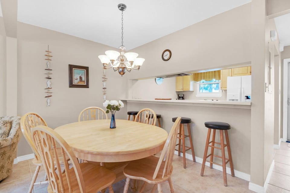 Condo, Multiple Beds (Sugar Beach F-27) | Dining
