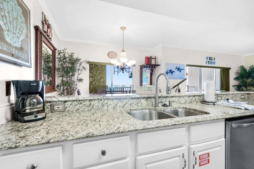 Condo, 2 Queen Beds (South Harbour 4E) | Interior