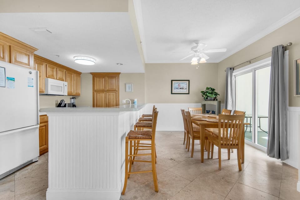 Condo, Multiple Beds (South Harbour 12E) | Private kitchen | Oven, toaster, paper towels