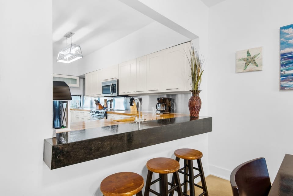 Condo, 1 King Bed with Sofa bed (Palm Beach Club 2-112 The Sugar Spot) | Private kitchen | Oven, toaster, paper towels