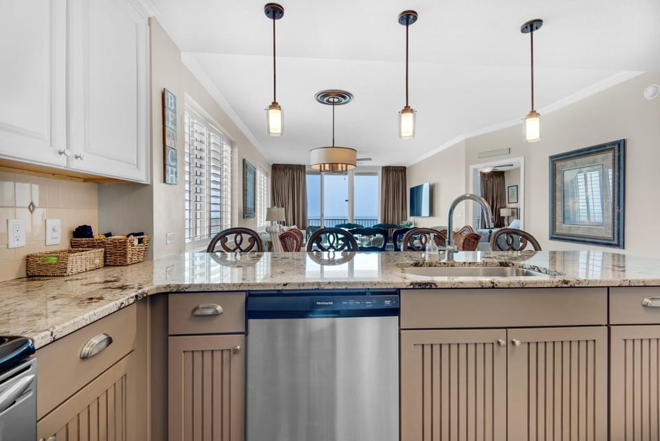 Condo, Multiple Beds (Inn At Summerwind 701) | Private kitchen | Oven, toaster, paper towels