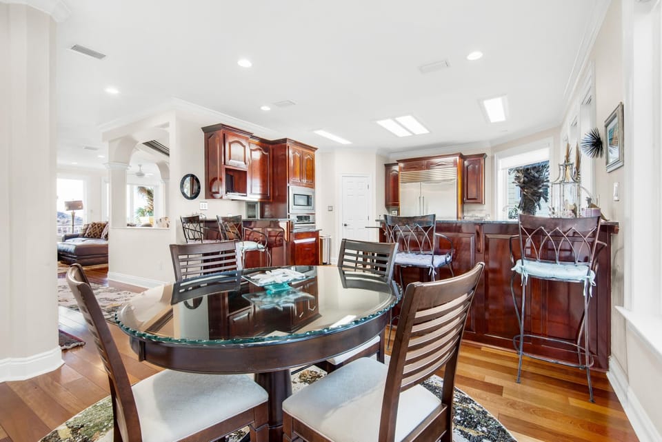 House, Multiple Beds (Tequila Sunrise) | Dining