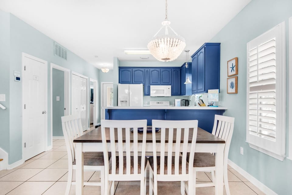 House, Multiple Beds (Sailor's Cove) | Dining