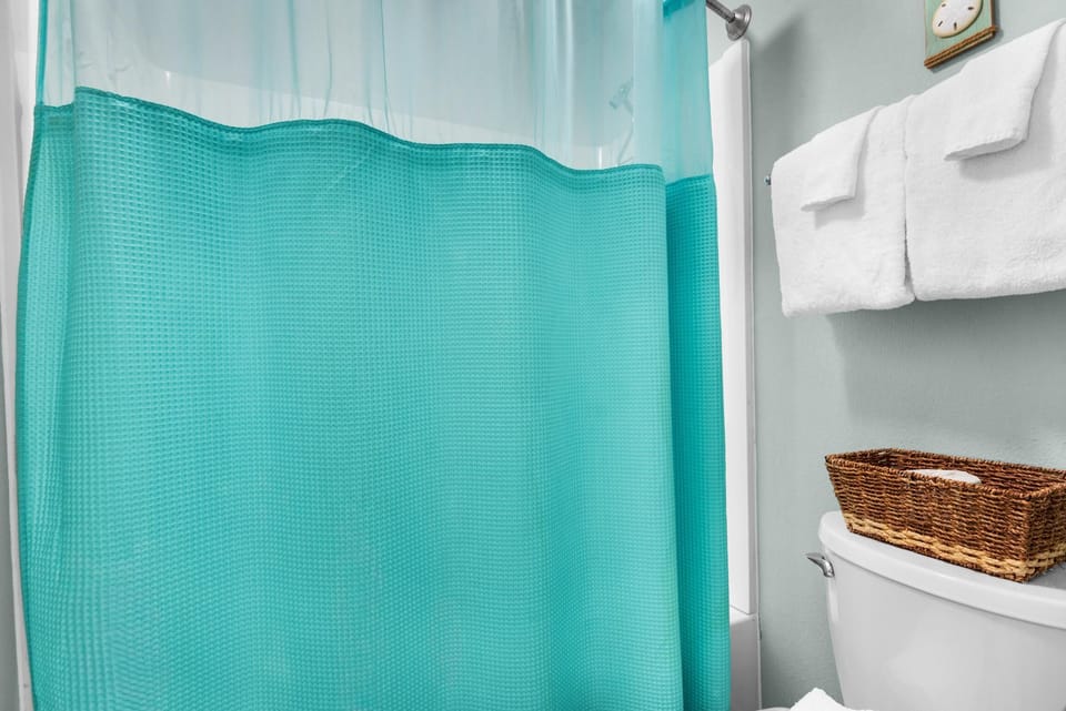 Beachview 101- Beaches and Moonbeams Apartment in Pensacola Beach