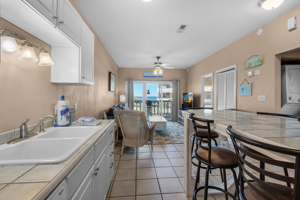 Condo, Multiple Beds (Baywatch F8) | Private kitchen | Oven, toaster, paper towels