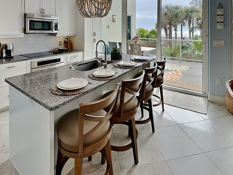 Condo (3 Bedrooms) | Property amenity
