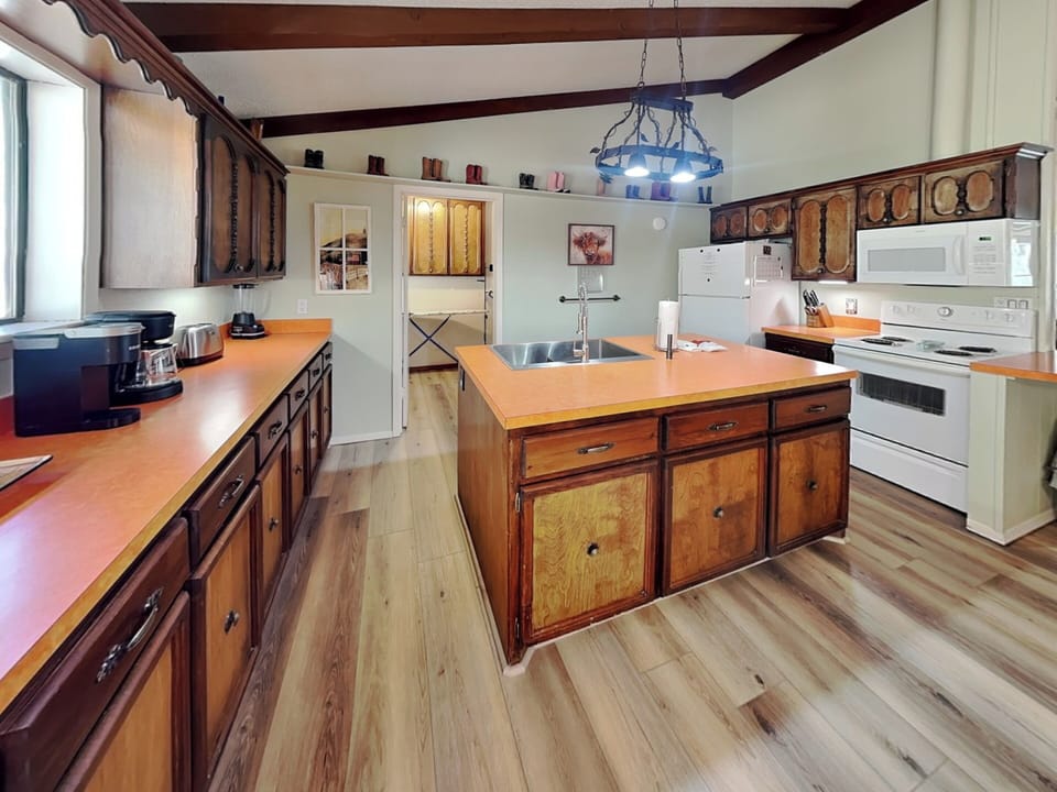House (3 Bedrooms) | Property amenity