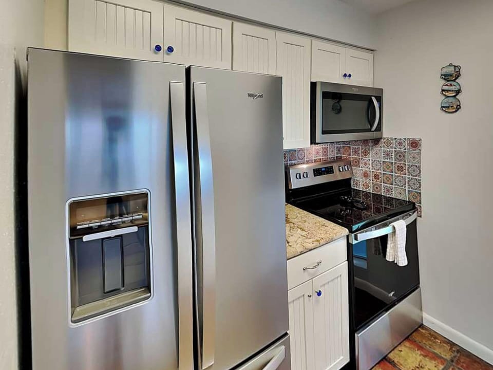 Condo (3 Bedrooms) | Property amenity