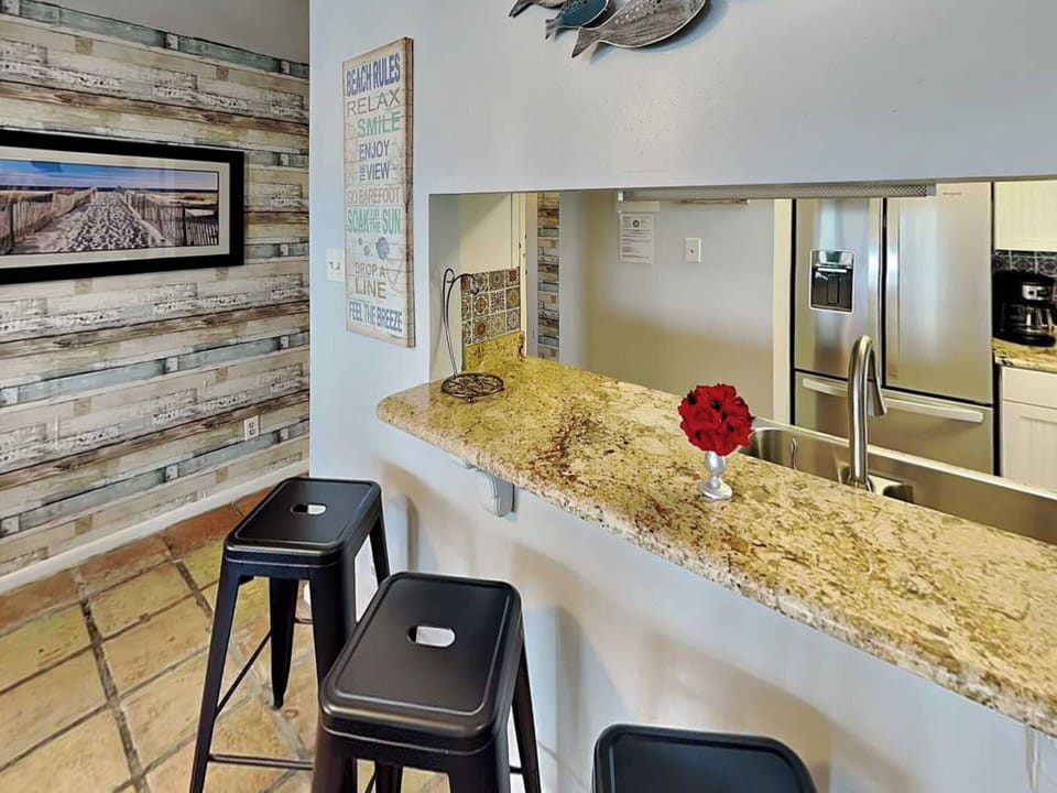 Condo (3 Bedrooms) | Property amenity