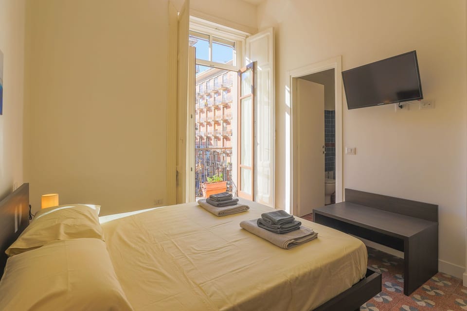 Standard Room | 1 bedroom, minibar, desk, WiFi (free)