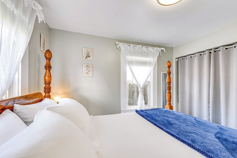 Cozy Norcal Cottage: 2 Mi to Redwoods & Beaches! Cottage in Orick