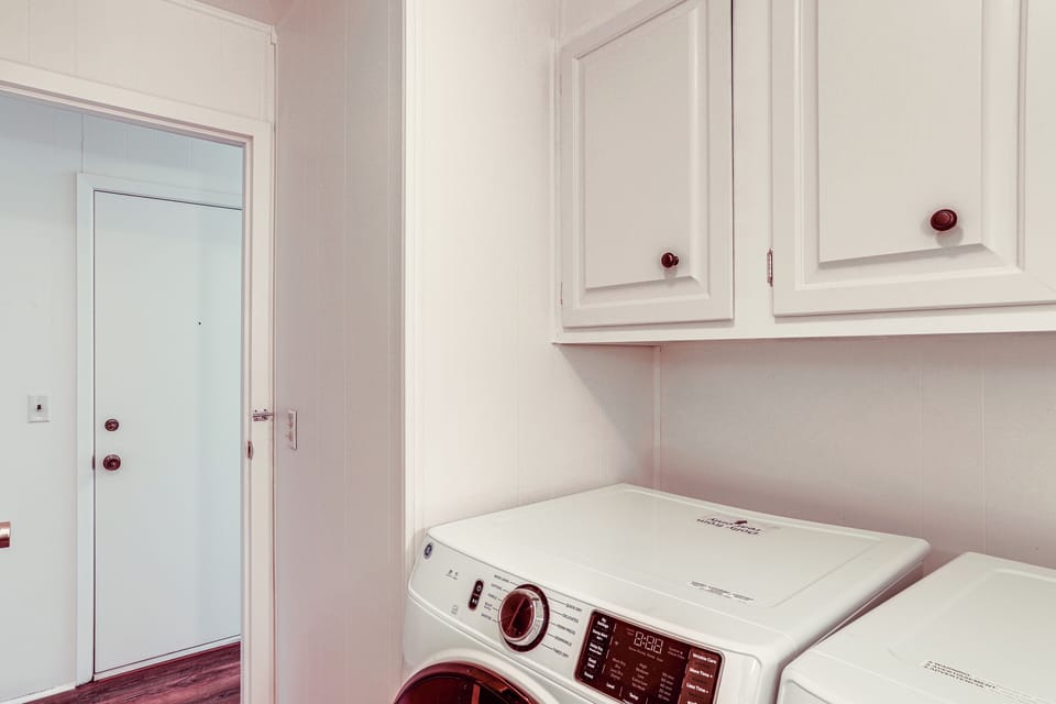 Pet-friendly Higden Getaway < 1 Mi to Marina! Cottage in Greers Ferry Lake