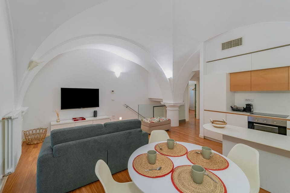 Classic Apartment | Private kitchen | Full-size fridge, oven, stovetop, dishwasher