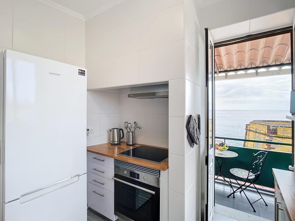 House | 1 bedroom, desk