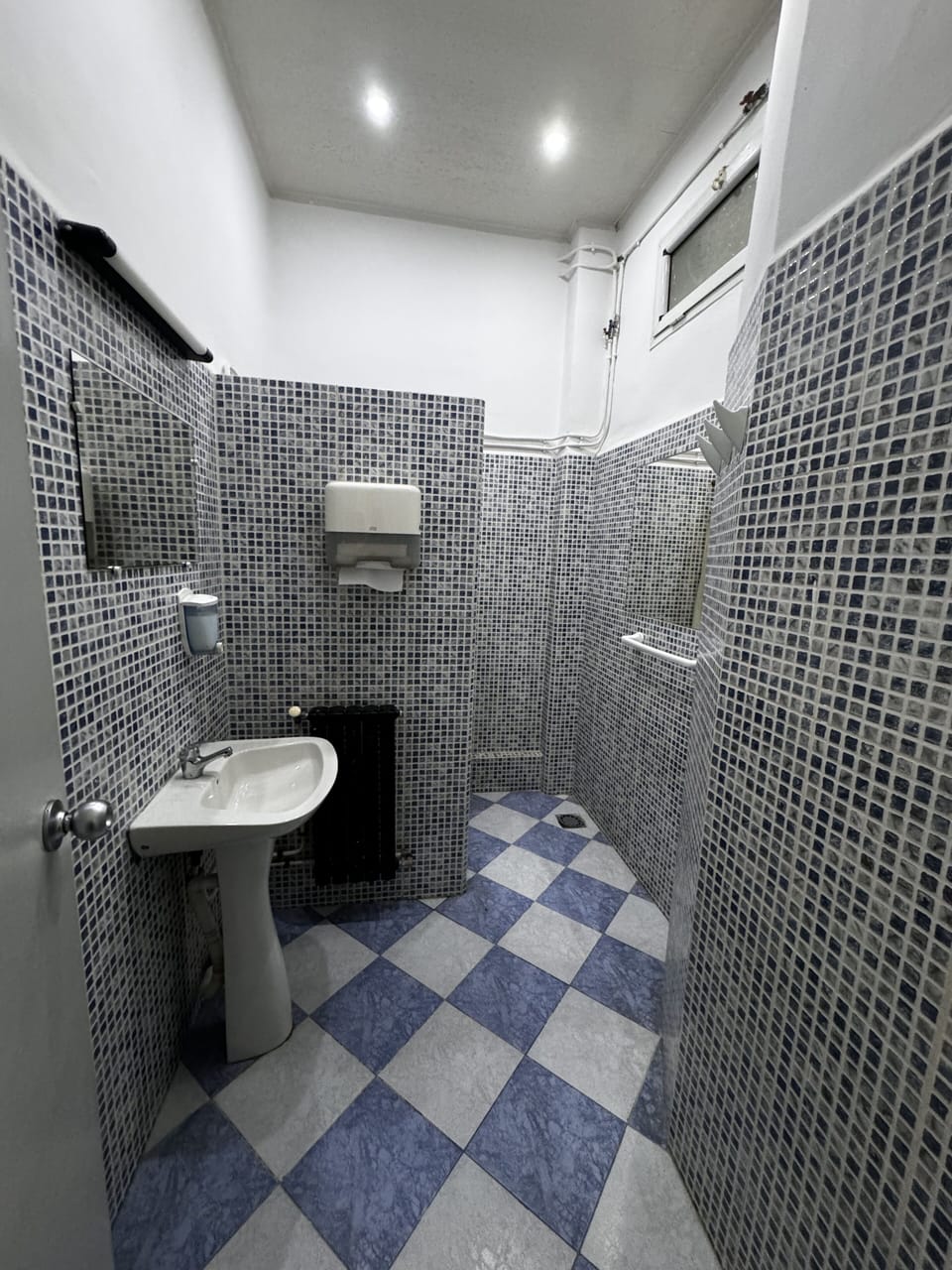Standard Triple Room | Bathroom | Towels