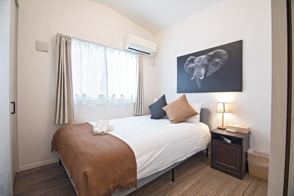 City Villa | 4 bedrooms, desk, WiFi (free)