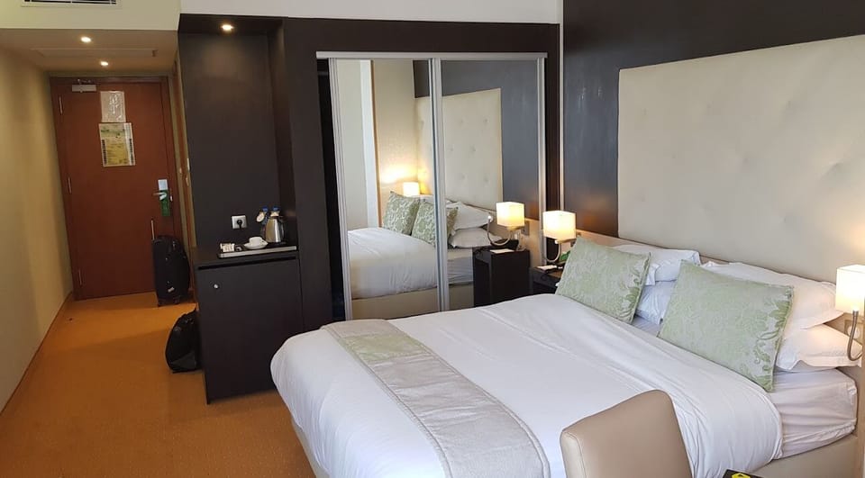 Premium bedding, minibar, desk, laptop workspace