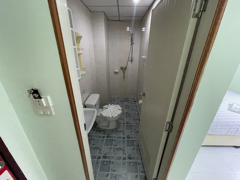 Comfort Room | Bathroom | Free toiletries, bidet