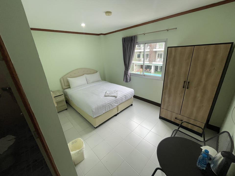 Comfort Room | Free WiFi