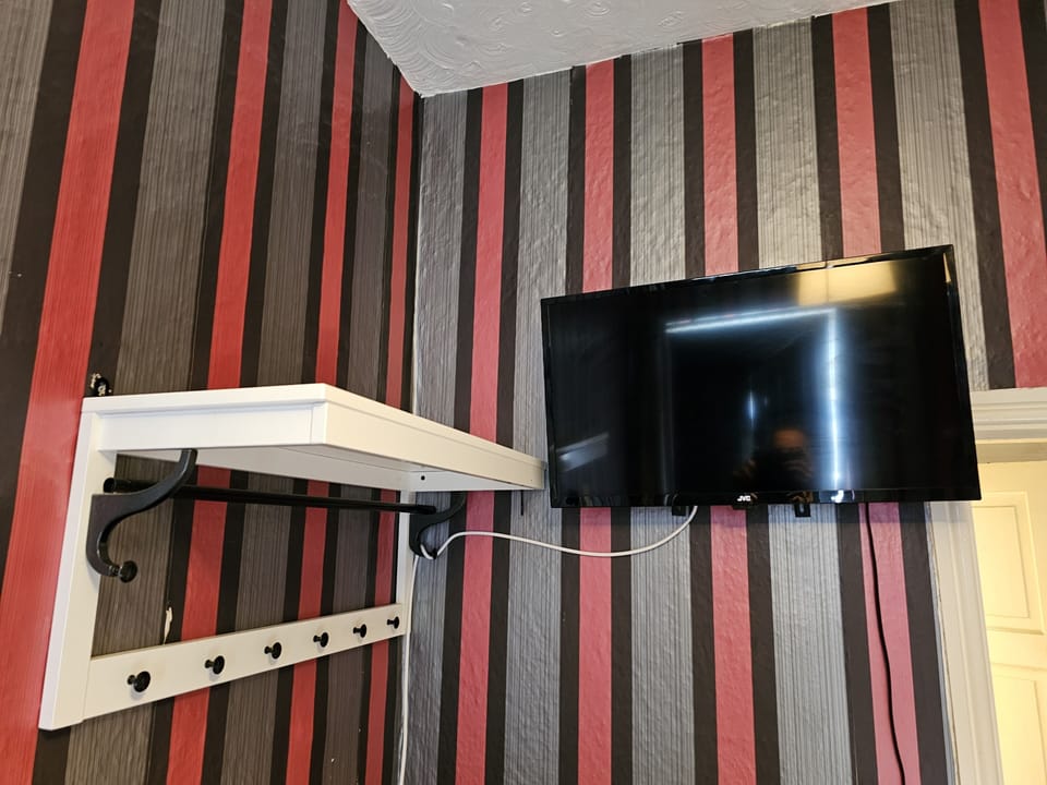 Economy Double Room | Bathroom | Shower, hair dryer, towels, soap