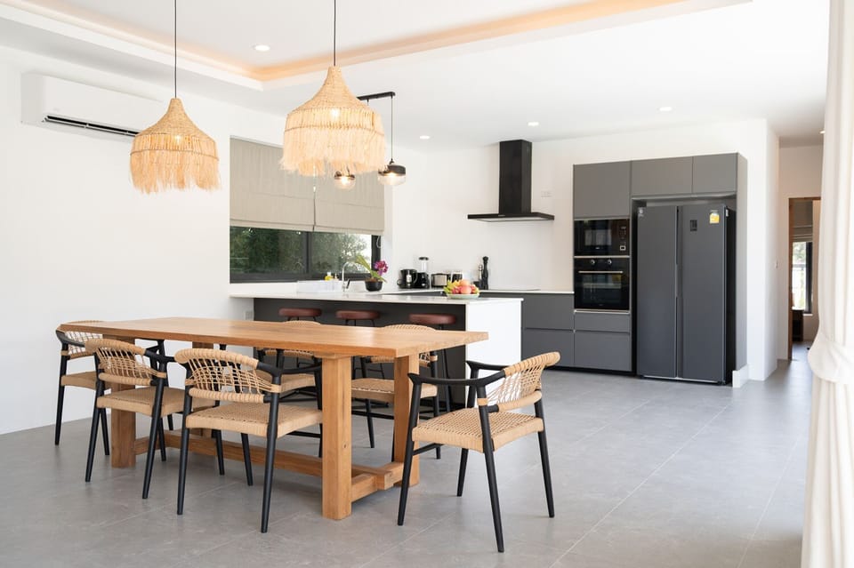 Exclusive Villa, Mountain View | Living area | Flat-screen TV