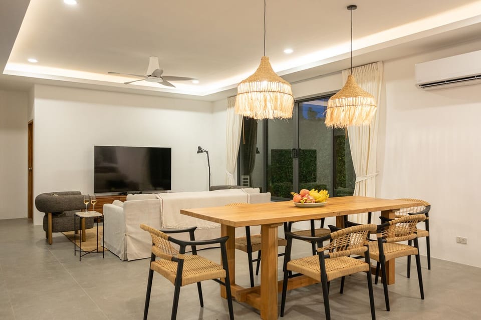 Exclusive Villa, Mountain View | Living area | Flat-screen TV