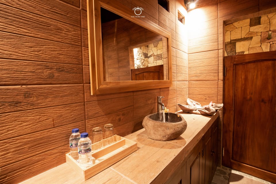 Villa One Bedroom | Bathroom | Shower, free toiletries, hair dryer (on request), slippers