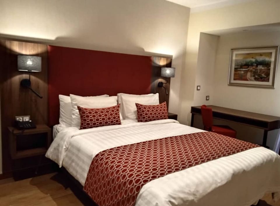 Standard Double or Twin Room | Premium bedding, minibar, laptop workspace, WiFi (free)
