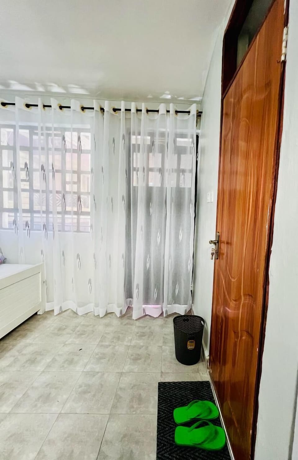Business Studio | Free WiFi